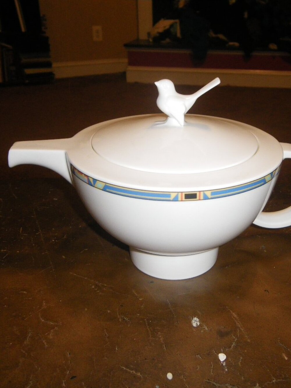 Vintage Villeroy & Boch BARI Bone China Germany Tea Pot Bird Top Lovely Modern